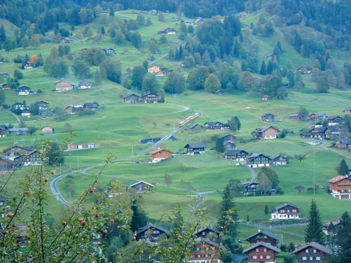 Grindelwald-Grund mit Zahnradbahn zur Kleinen Scheidegg