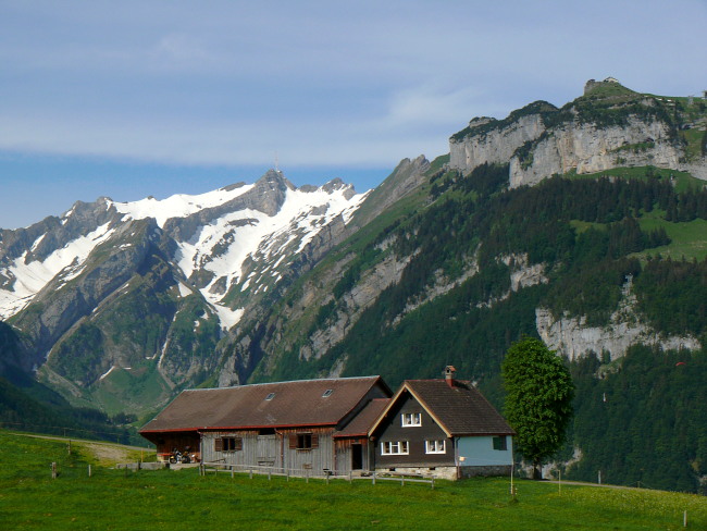 Die Stoffleren-Alp vor der grandiosen Kulisse des Alpsteins